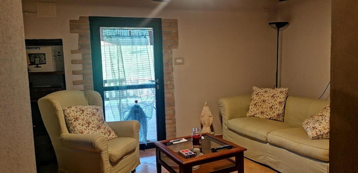 Fattoria Branciana Bed & Breakfast Rossena Exterior photo